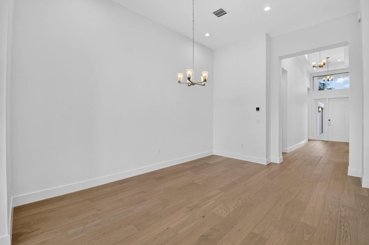 9724 Juniper Bay Ave - Photo 4 of 50