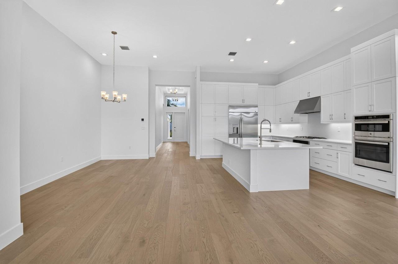 9724 Juniper Bay Ave - Photo 5 of 50