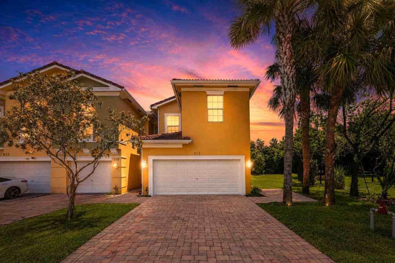 813 Pipers Cay Dr - Photo 2 of 40