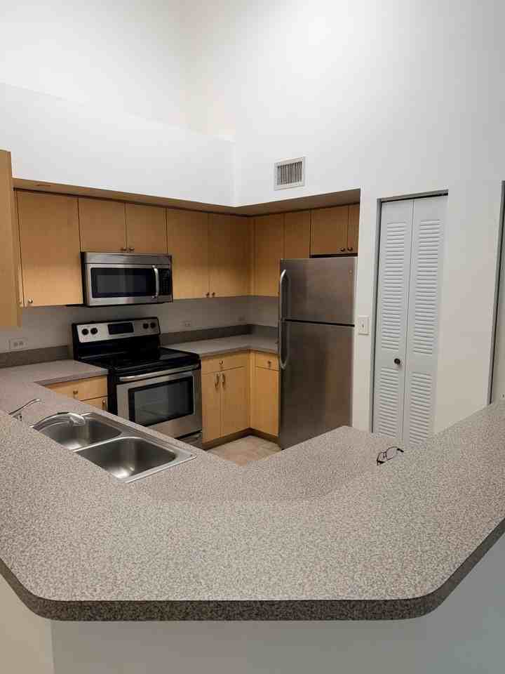 819 Villa Cir - Photo 2 of 10