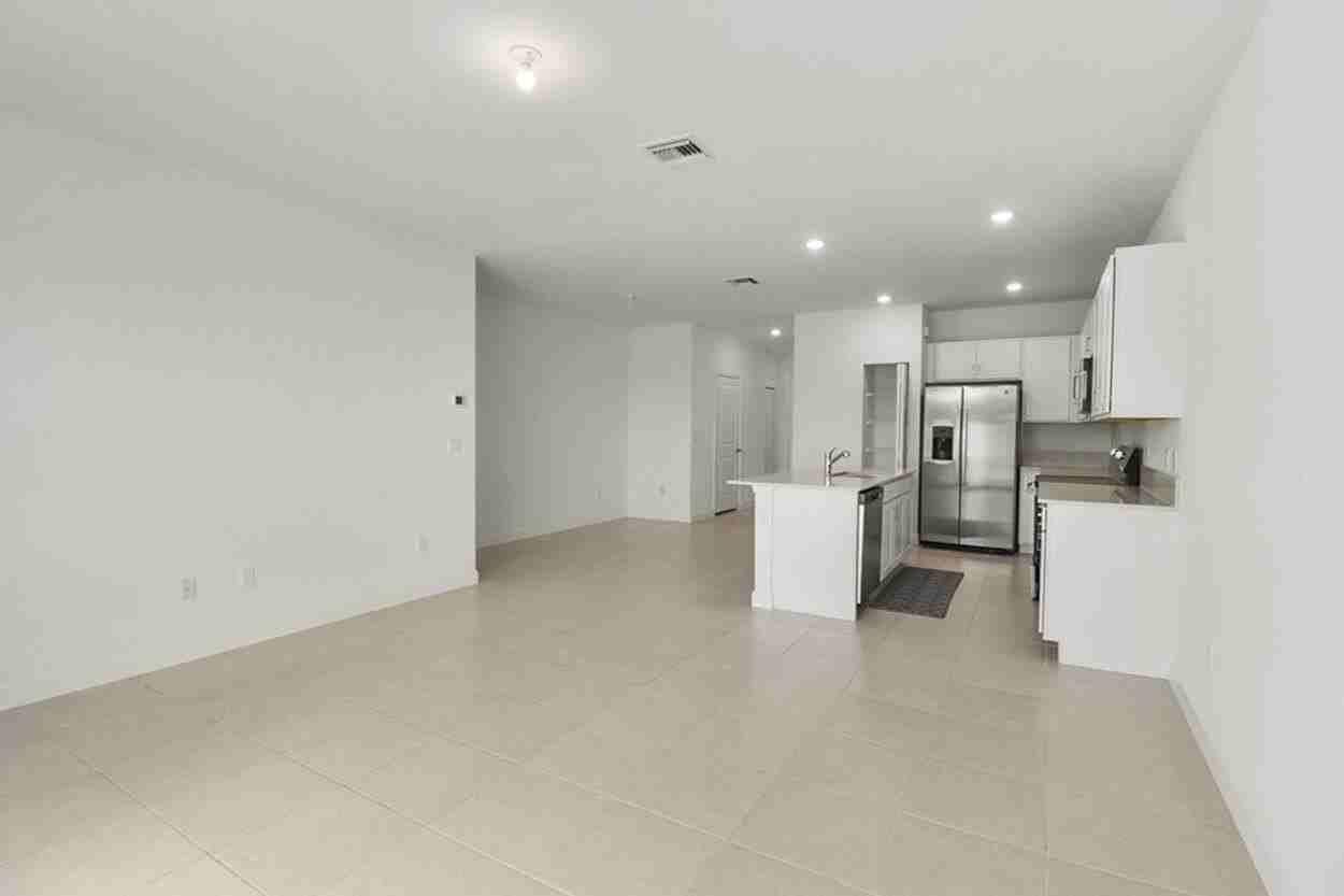 640 Se Lake Falls St #640 - Photo 6 of 17