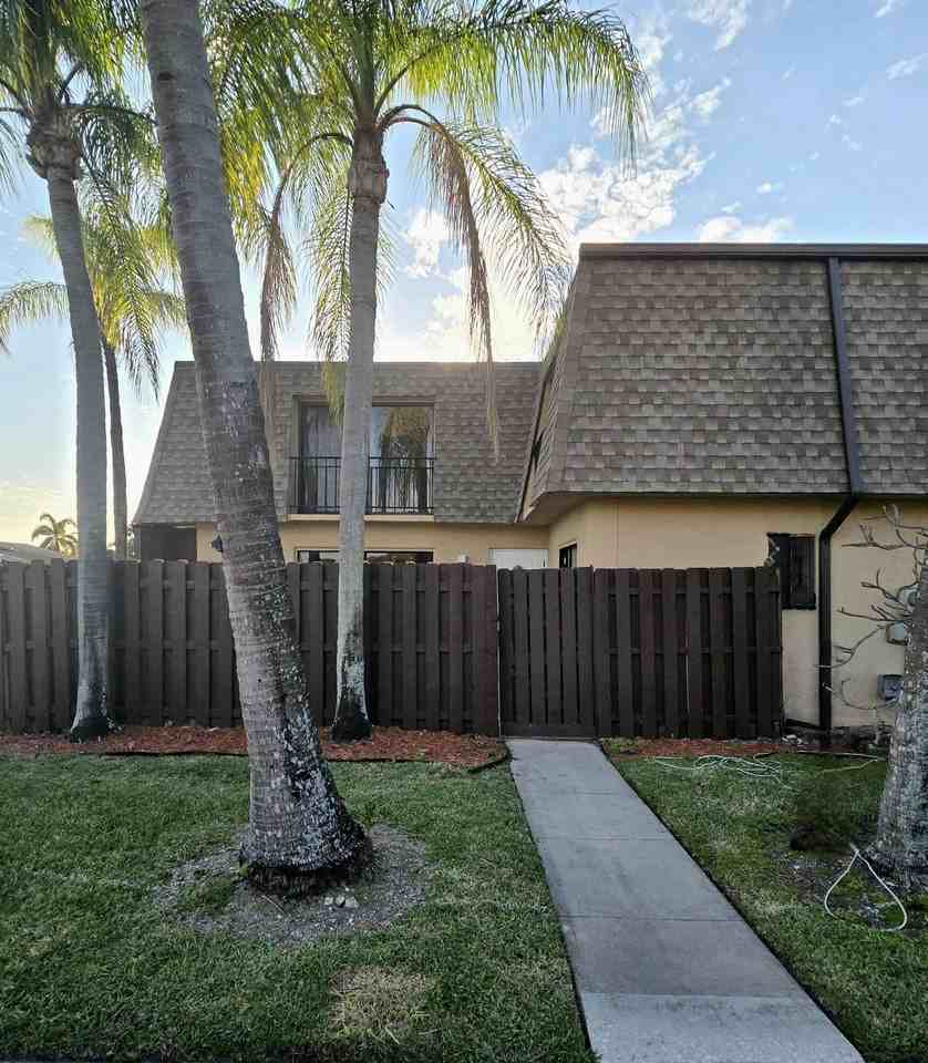 4204 Waterview Cir - Photo 2 of 16