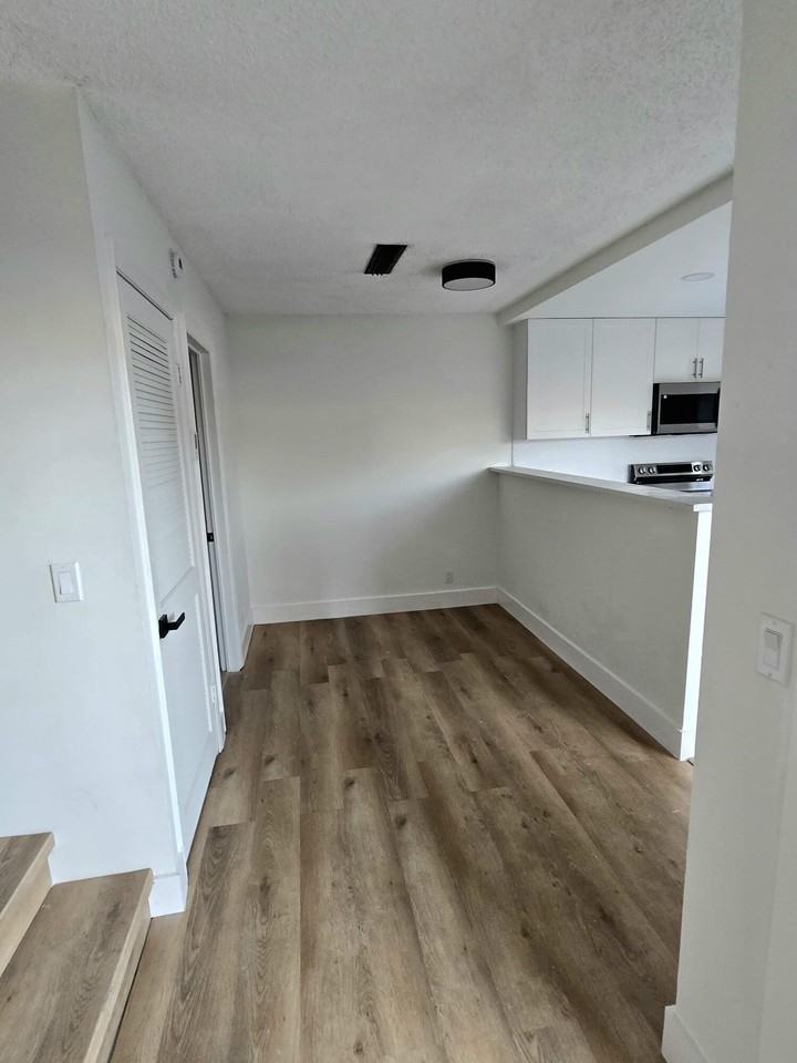 4204 Waterview Cir - Photo 4 of 16