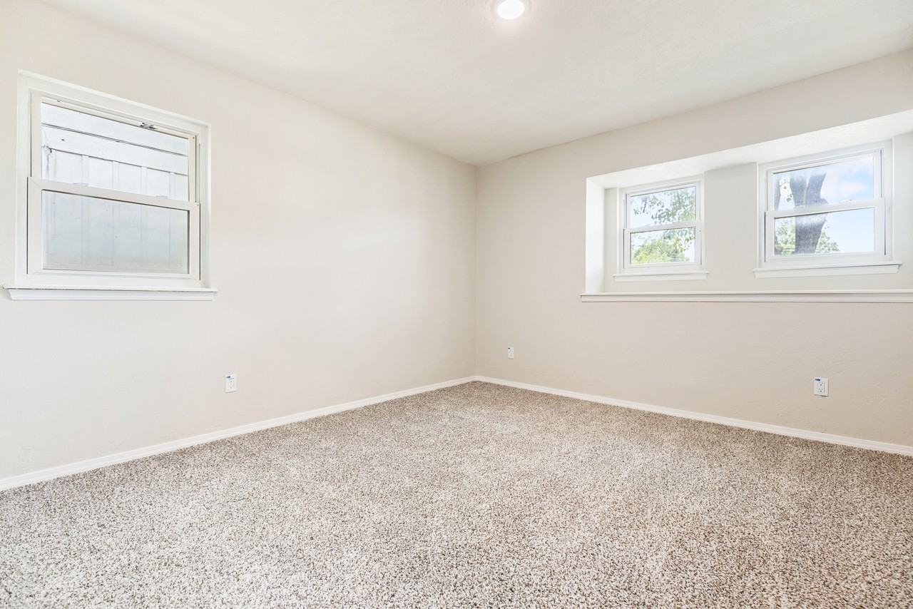 3325 Del Rancho Dr #1 - Photo 5 of 27