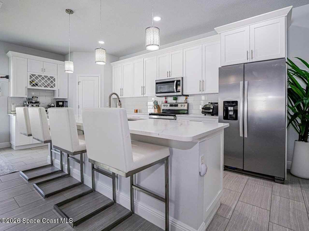 3010 Eldron Blvd Se - Photo 2 of 27
