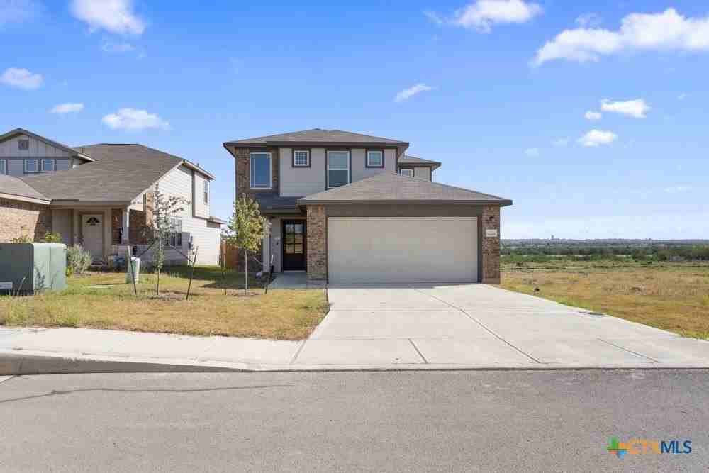 11221 Hollinger Cir - Photo 2 of 25