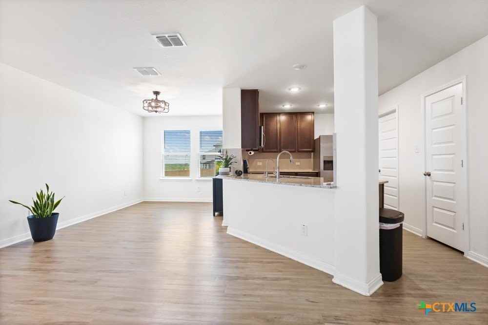 11221 Hollinger Cir - Photo 6 of 25