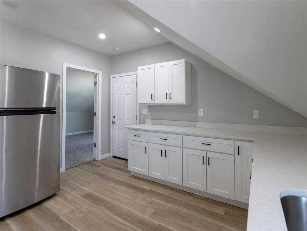 65 Hendrick St #3 - Photo 4 of 12