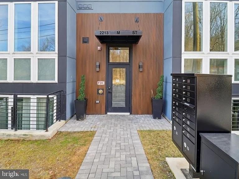 2213 M St Ne #9 - Photo 2 of 18