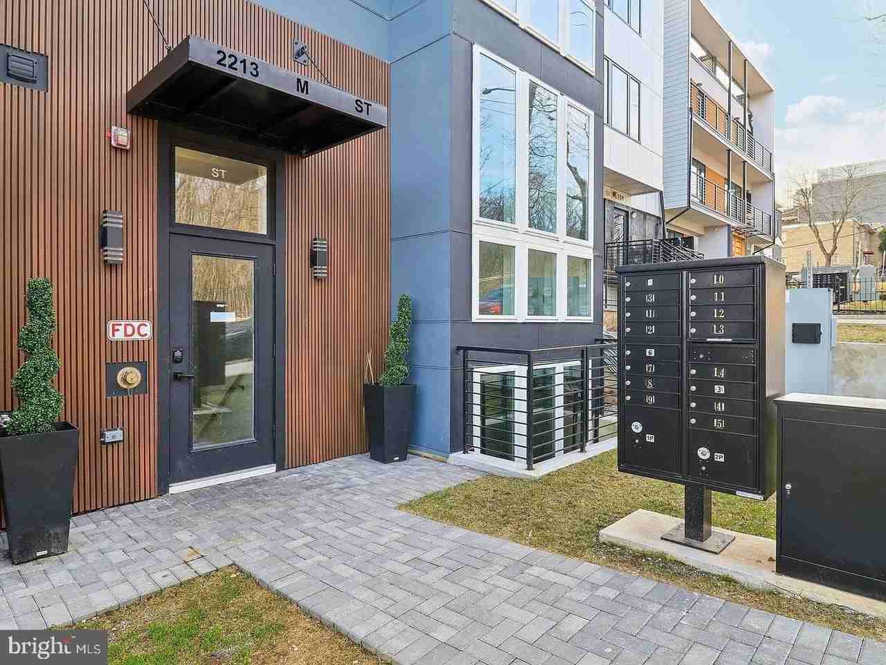 2213 M St Ne #9 - Photo 3 of 18