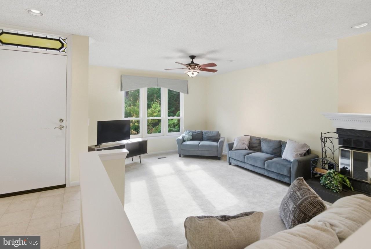 428 Cranes Roost Ct - Photo 2 of 40
