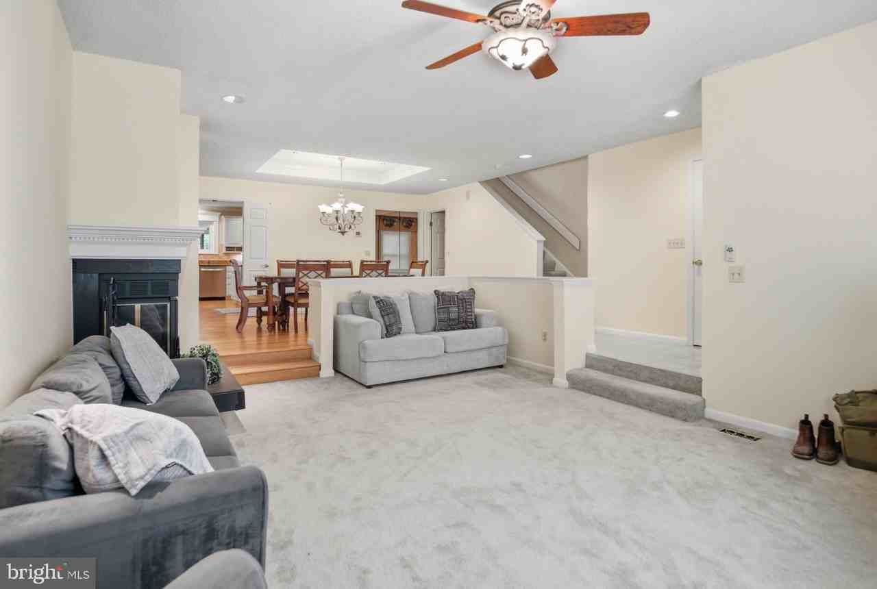 428 Cranes Roost Ct - Photo 3 of 40