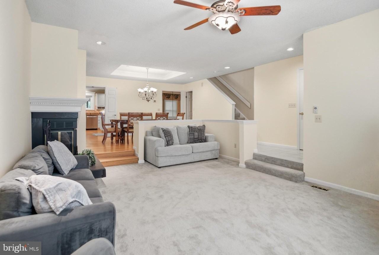 428 Cranes Roost Ct - Photo 4 of 40