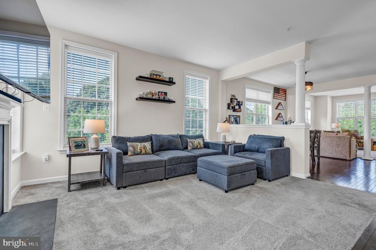 903 Whitstable Blvd - Photo 3 of 41