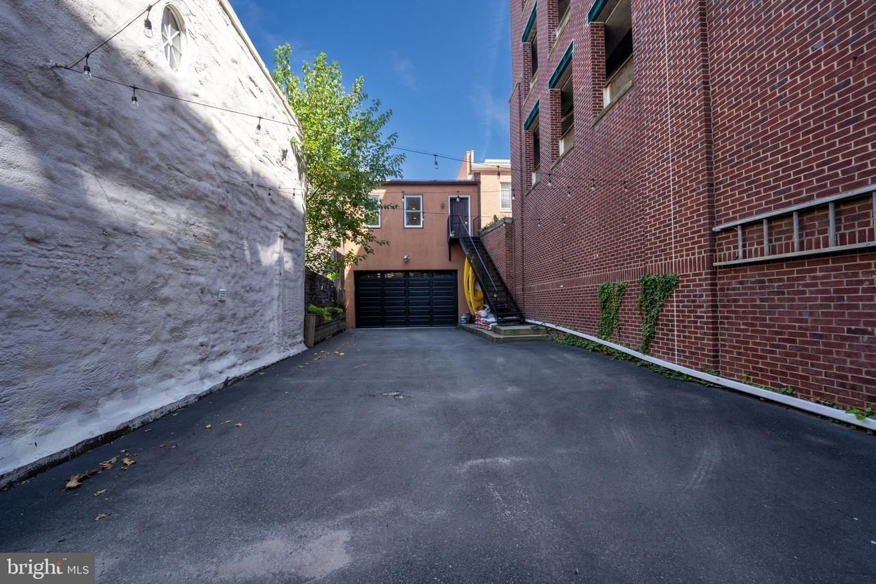 840 S Bond St - Photo 2 of 40