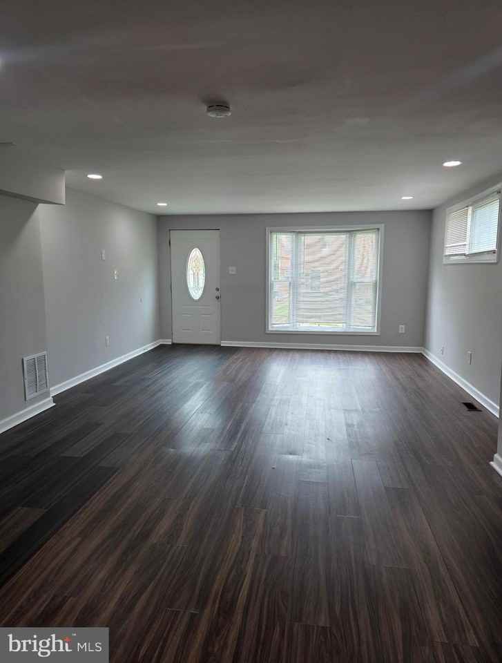 2717 Woodland Ave - Photo 6 of 18