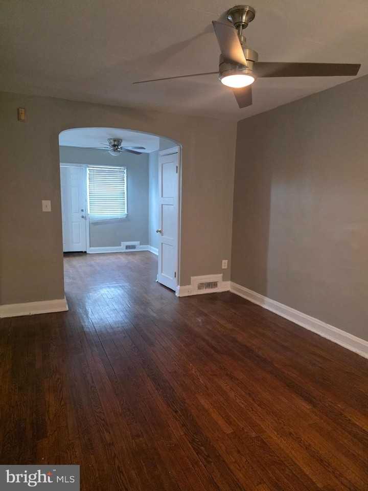 814 E Cold Spring Ln - Photo 3 of 15