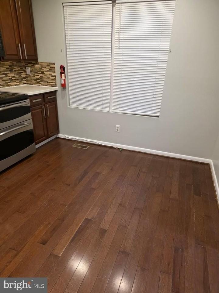 20 Delafield Ct - Photo 4 of 20