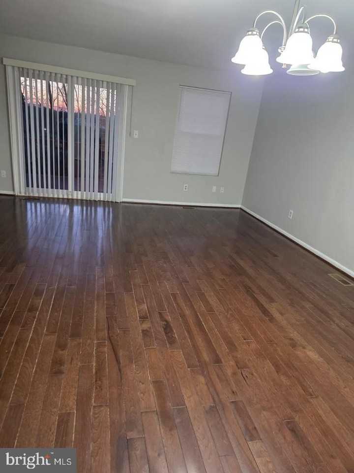 20 Delafield Ct - Photo 5 of 20