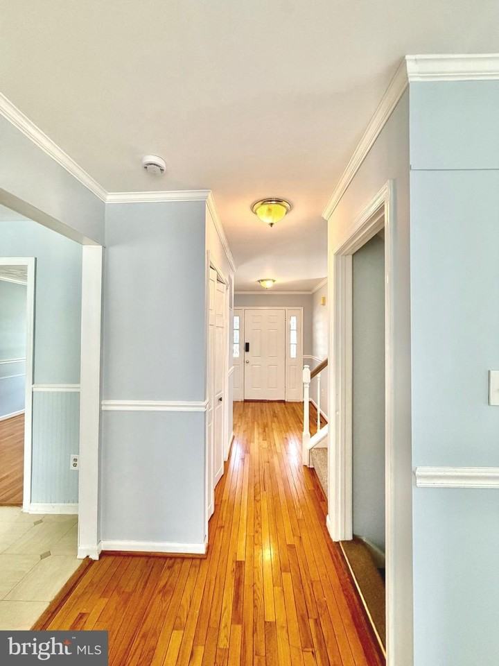 3141 Gershwin Ln - Photo 2 of 42