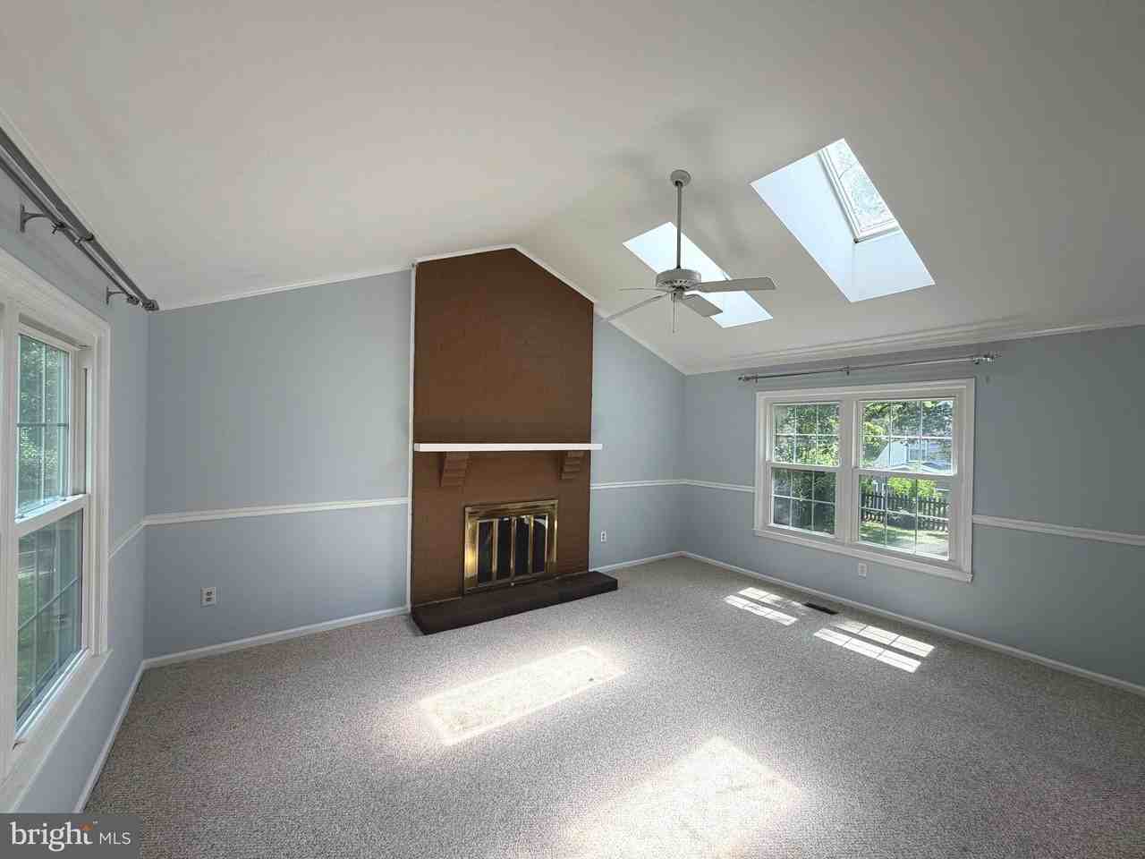 3141 Gershwin Ln - Photo 6 of 42