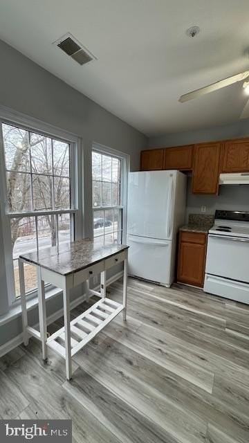 7927 Foxcrest Ct #7927 - Photo 3 of 16