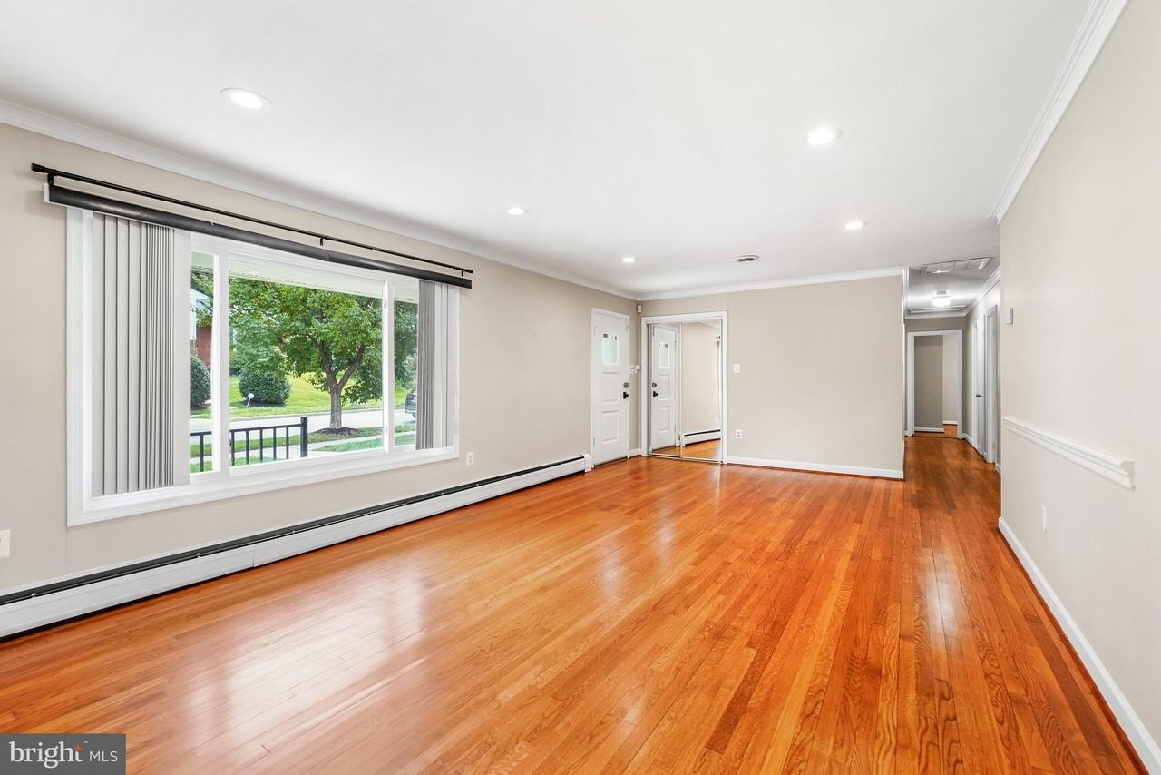 8005 Murray Hill Dr - Photo 4 of 30