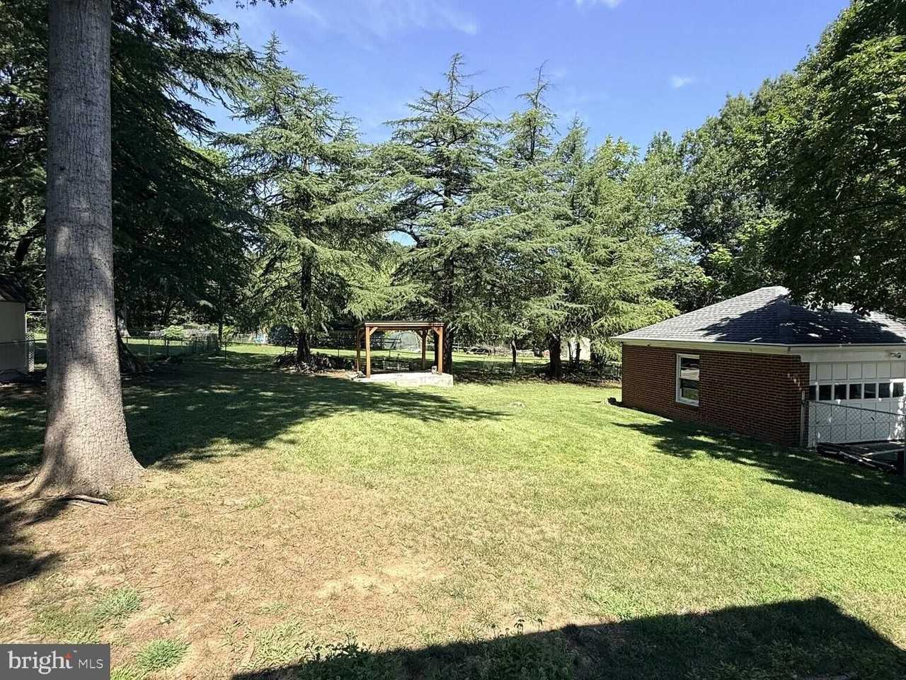 11308 Cedar Ln - Photo 5 of 29