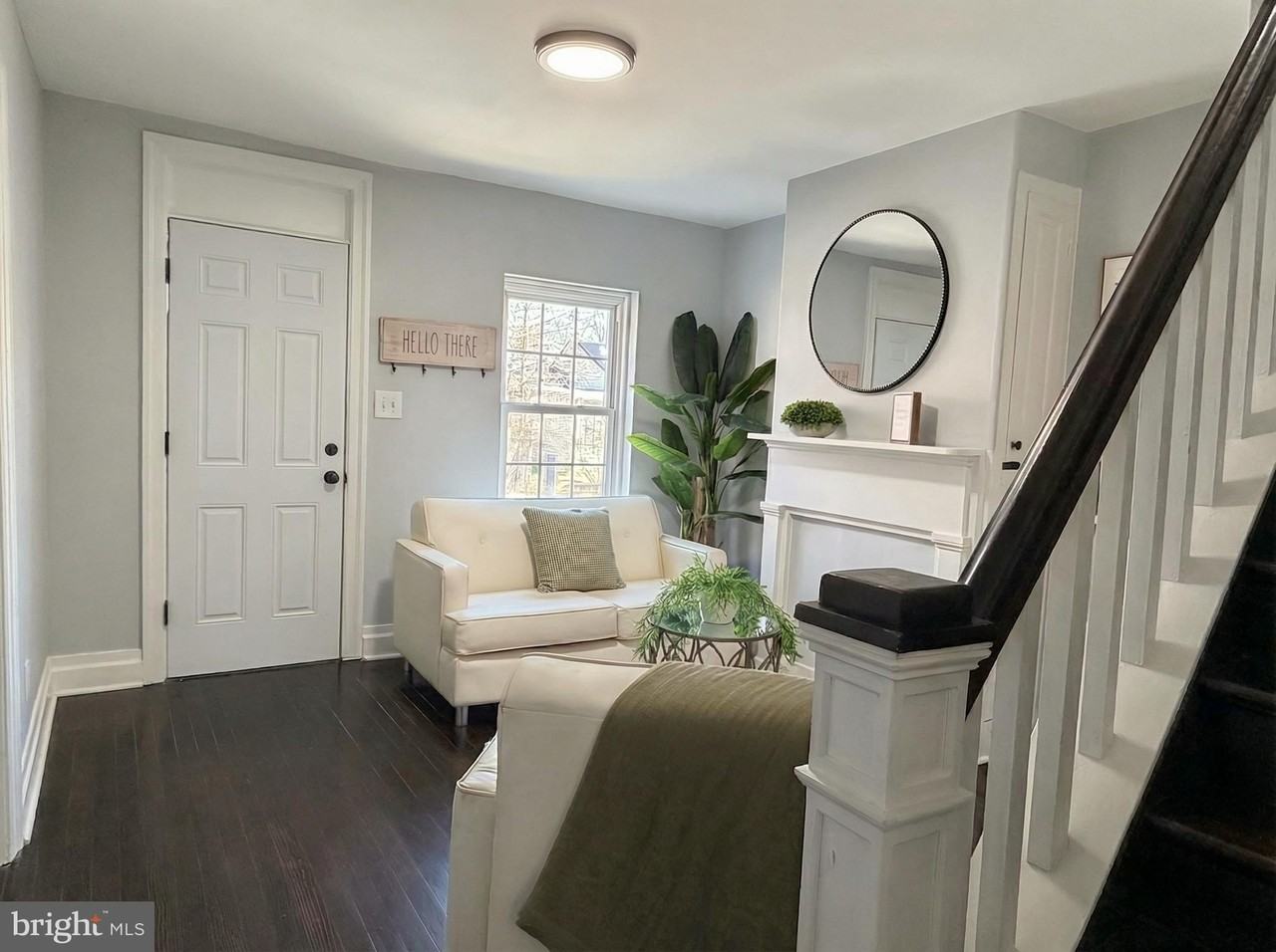 230 Spring St - Photo 5 of 37