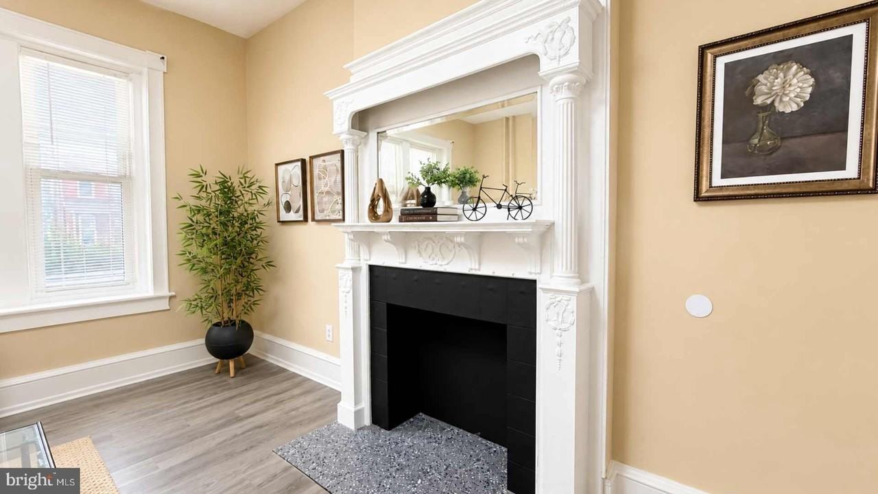 292 Spring St - Photo 5 of 38