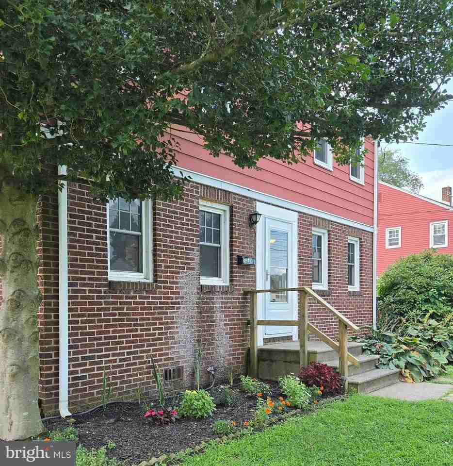 38A Lee St - Photo 2 of 10