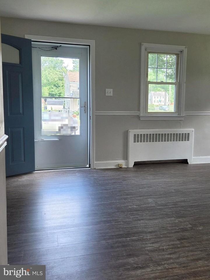 38A Lee St - Photo 4 of 10