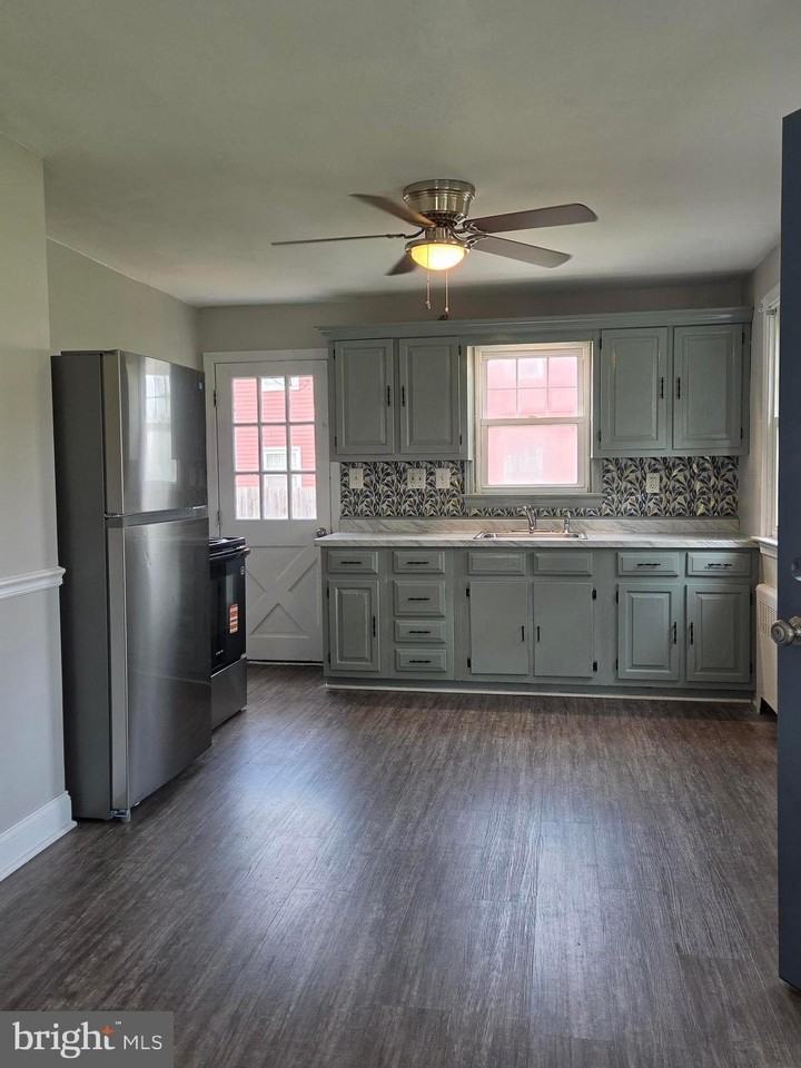 38A Lee St - Photo 6 of 10