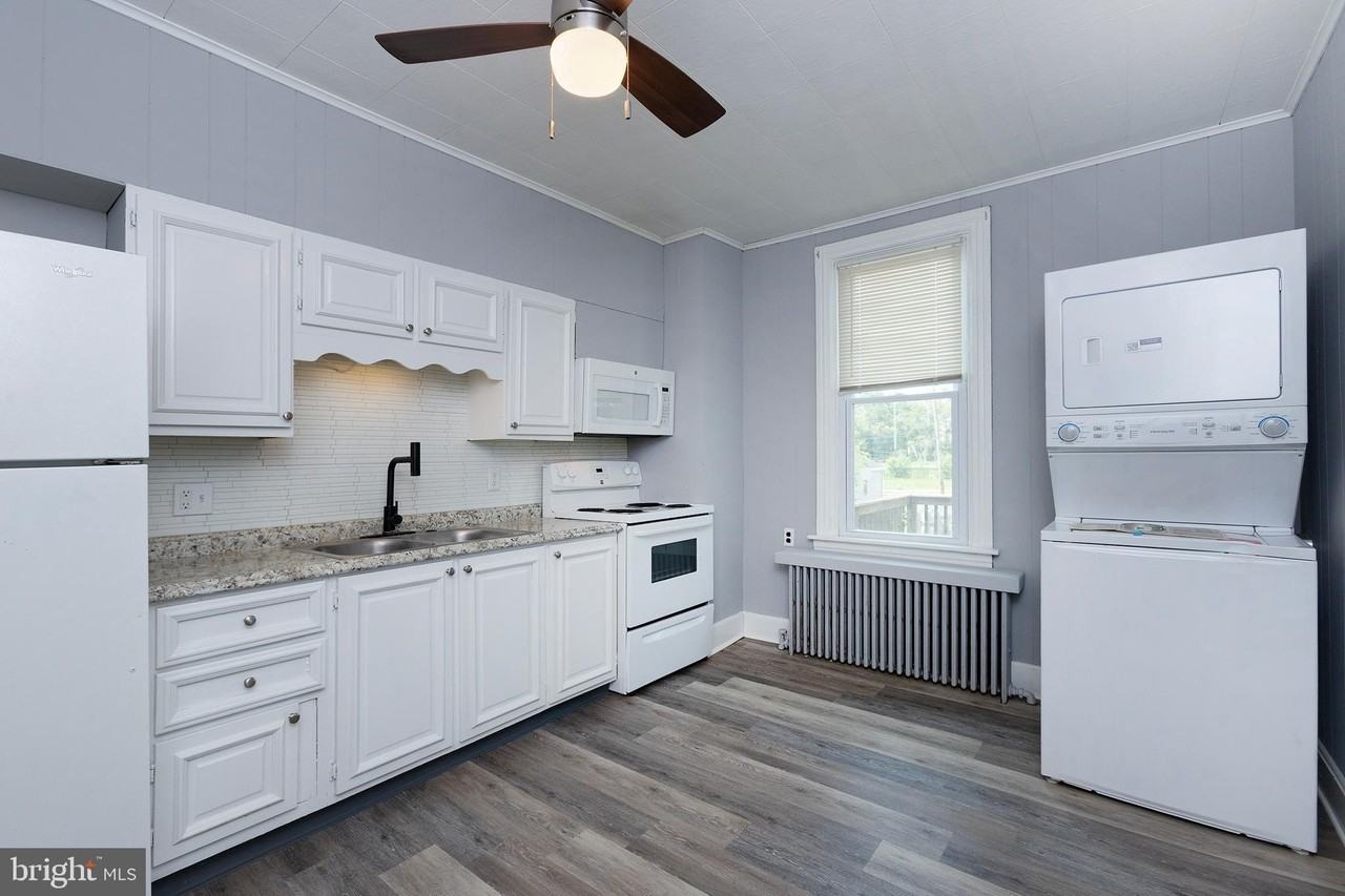 204 Nissley St - Photo 6 of 37