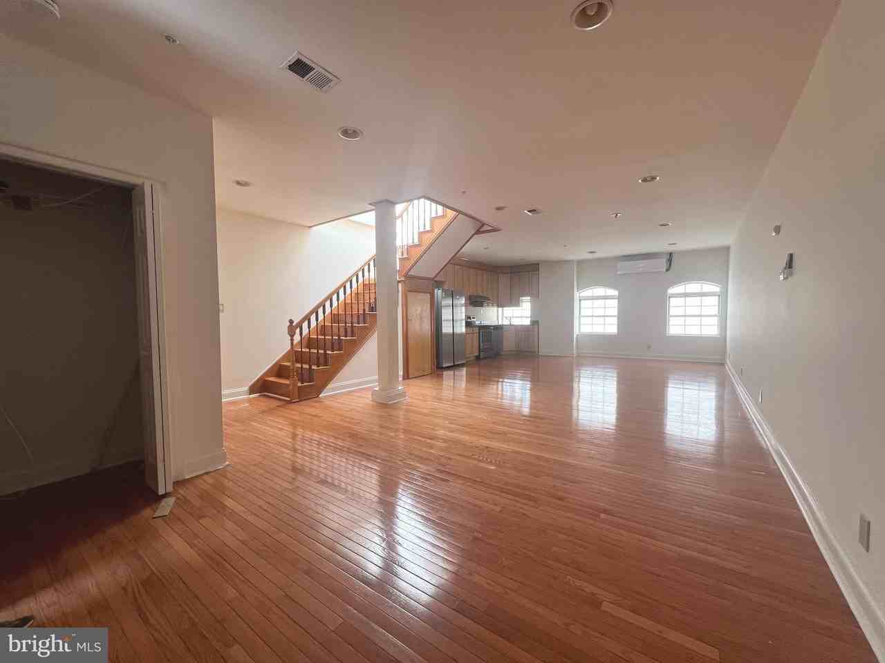 92628 Race St #8B - Photo 4 of 16