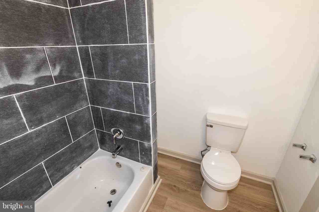 907 Belmont Ave - Photo 6 of 11