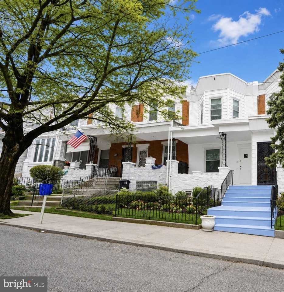 5611 Stewart St - Photo 2 of 32