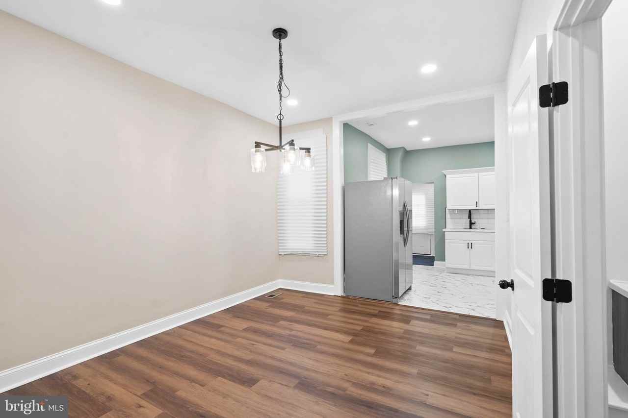 5611 Stewart St - Photo 7 of 32