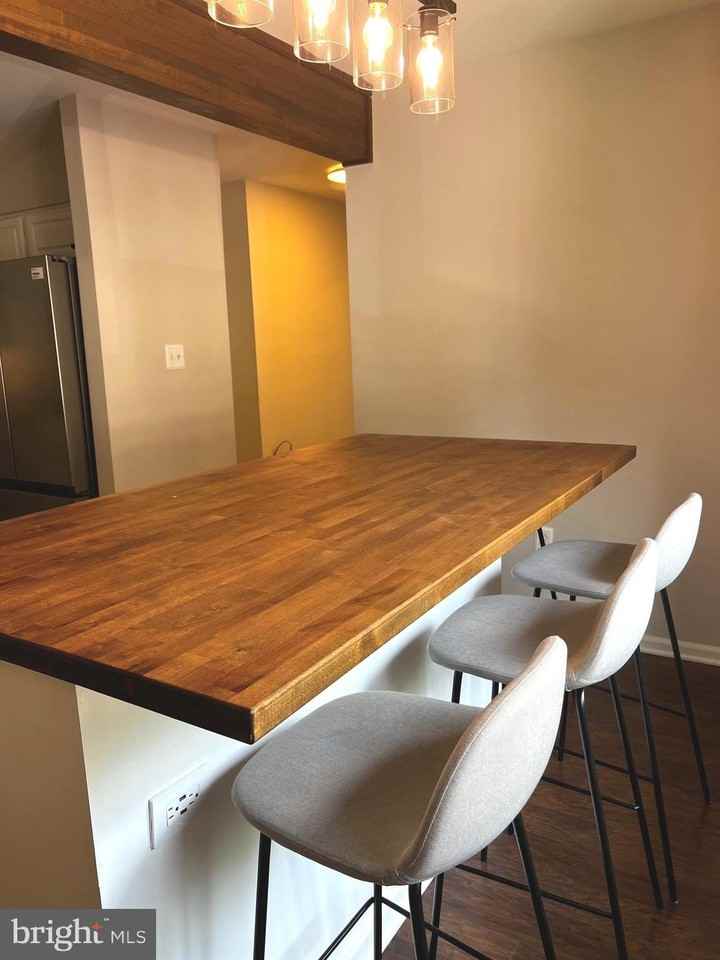 2312 Glade Bank Way - Photo 5 of 35