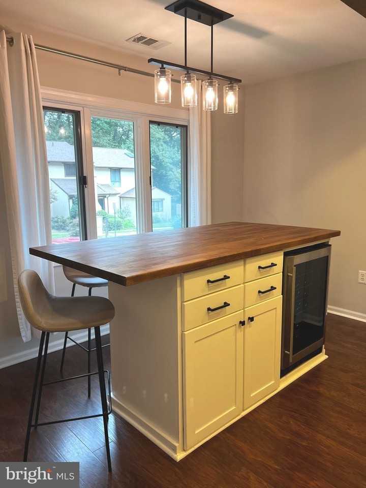 2312 Glade Bank Way - Photo 6 of 35