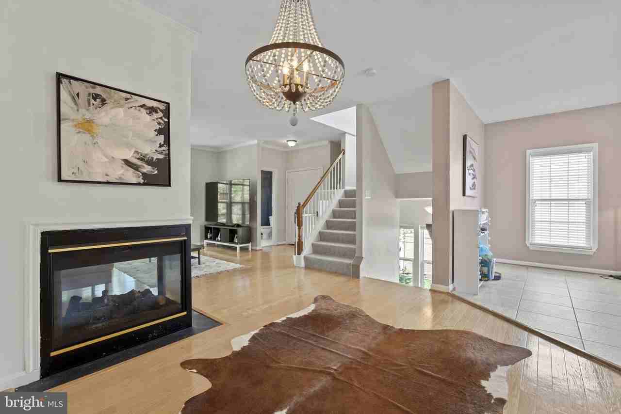 43693 Balmoral Ter - Photo 2 of 26