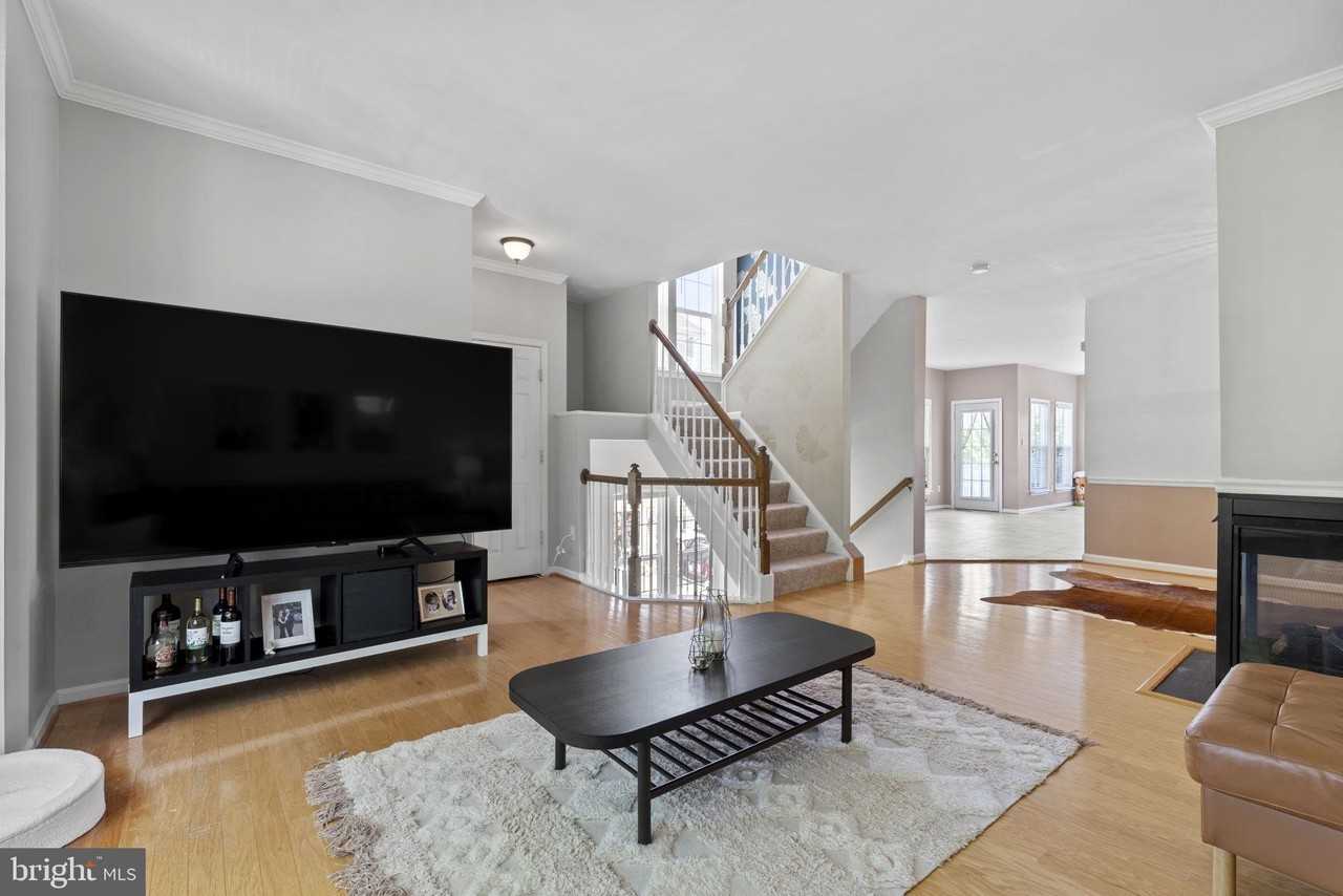 43693 Balmoral Ter - Photo 5 of 26