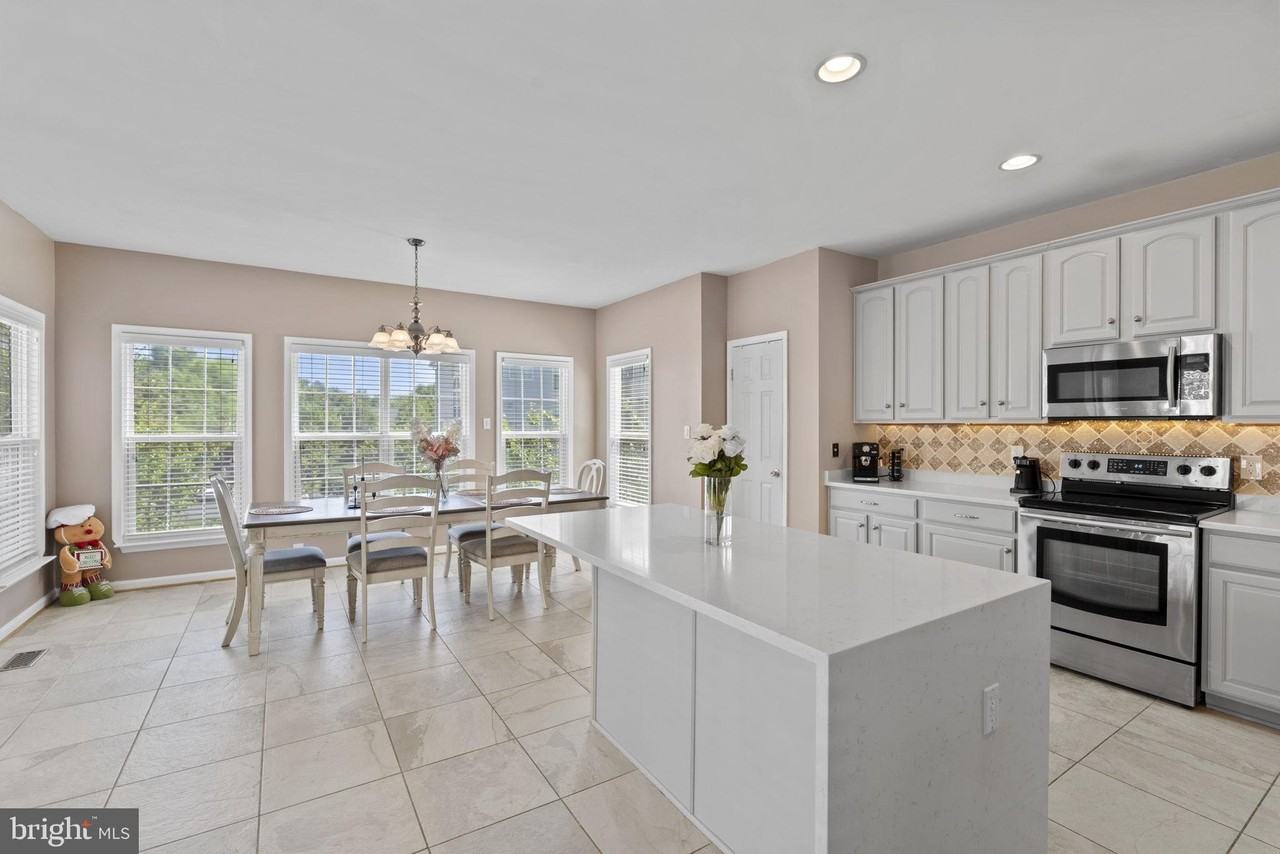 43693 Balmoral Ter - Photo 7 of 26
