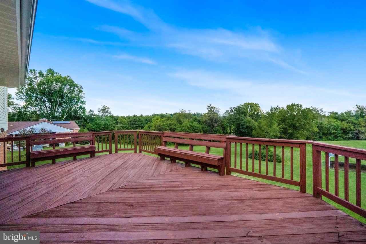 10117 Burwell Rd - Photo 2 of 20