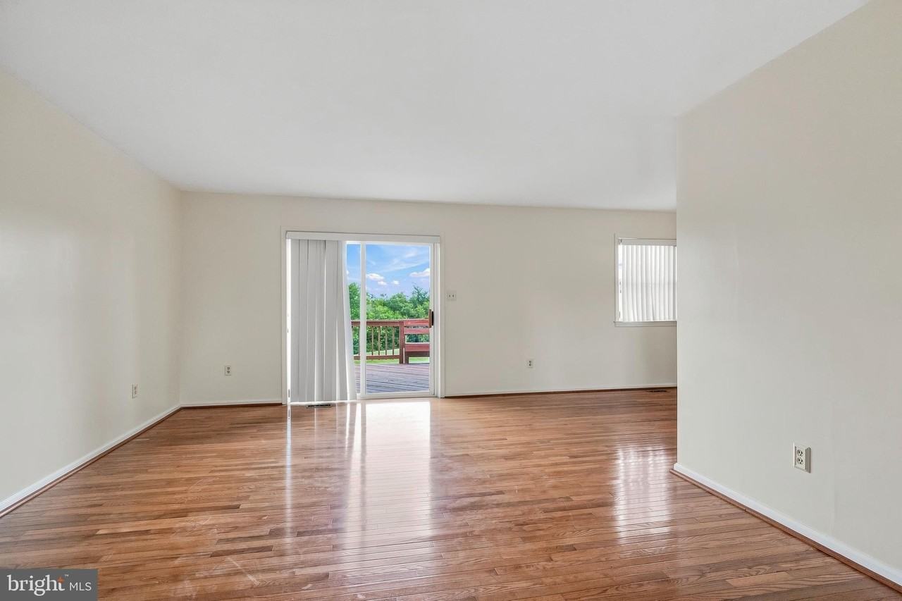 10117 Burwell Rd - Photo 3 of 20