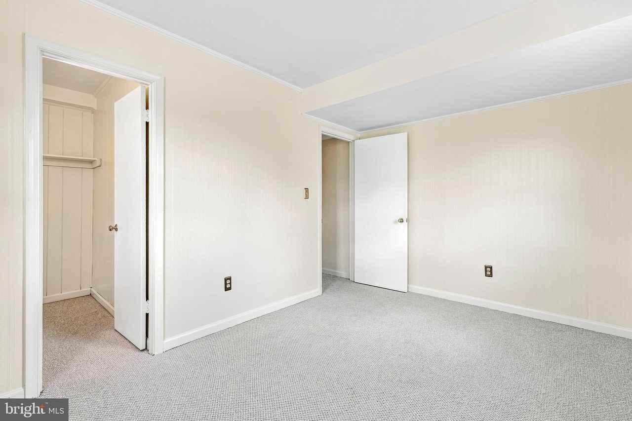 10117 Burwell Rd - Photo 7 of 20