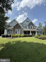 featured image of 11621 Pine Hollow Ln