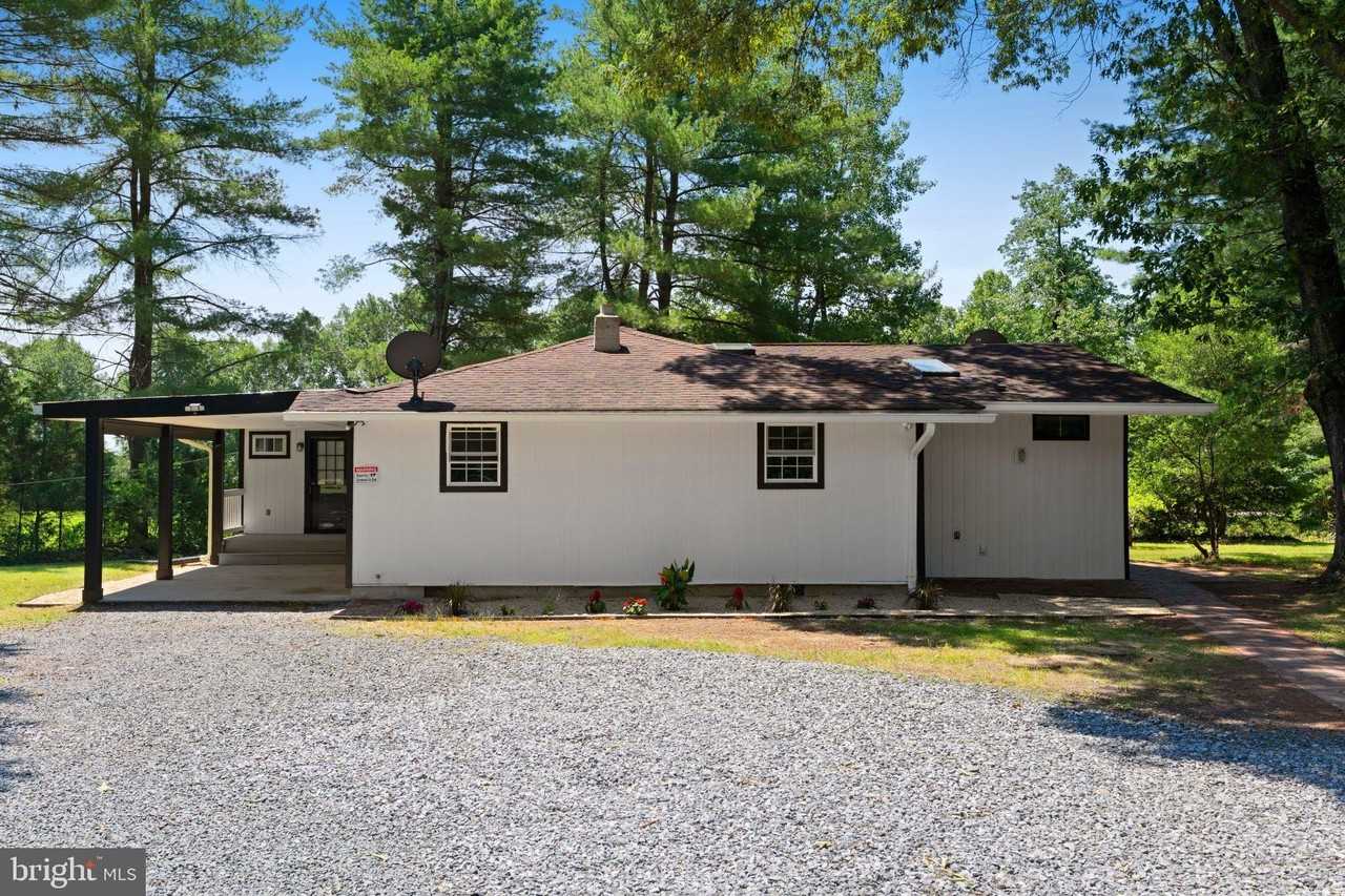 8405 Shirley Rd - Photo 3 of 42