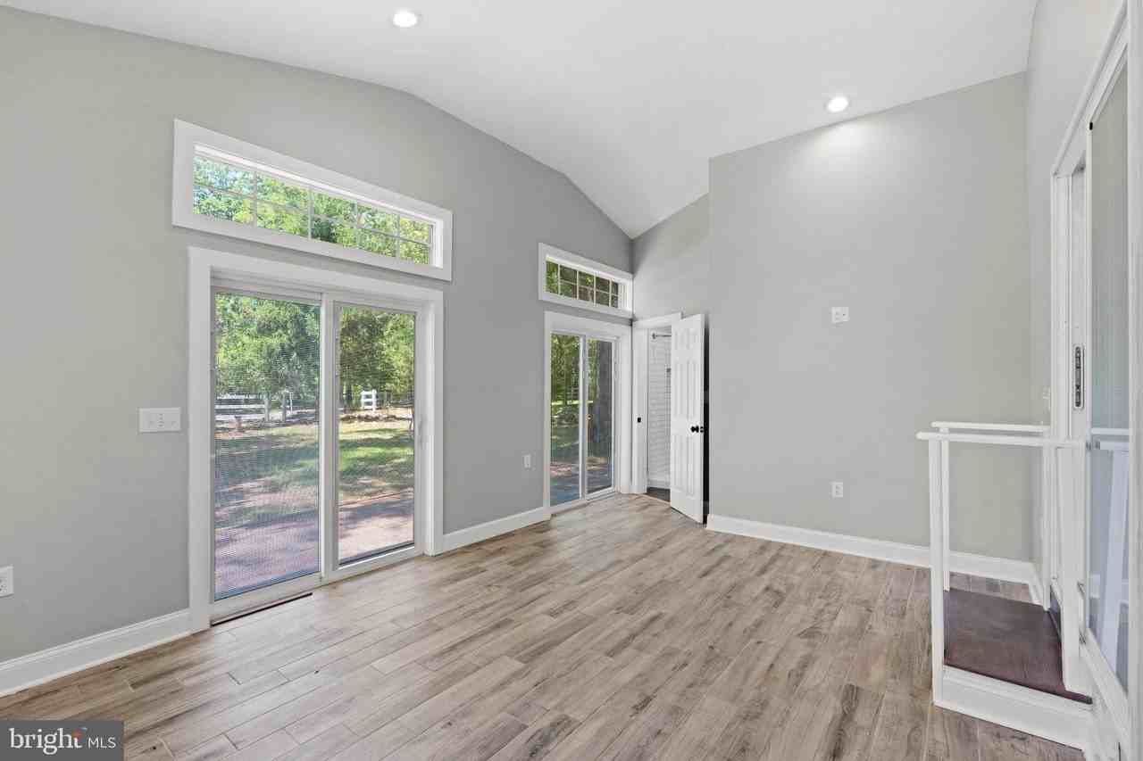 8405 Shirley Rd - Photo 5 of 42