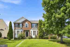 featured image of 20 Pinehurst Ln